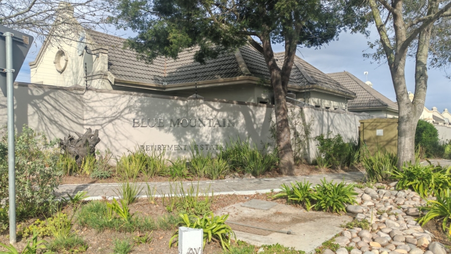 2 Bedroom Property for Sale in Blue Mountain Village Western Cape